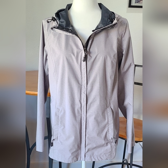 Barely Worn- 32 DEGREES -"COOL"  Gray Softshell Hooded Windbreaker Jacket,  Med - Picture 1 of 4